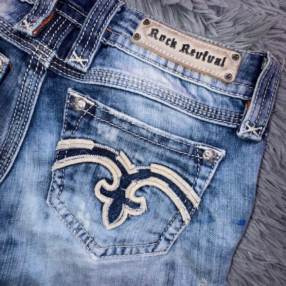 Rock Revival Jean Shorts Women's 27 Distressed Frayed Acid Wash‎ Cut Off Jorts - Picture 10 of 11